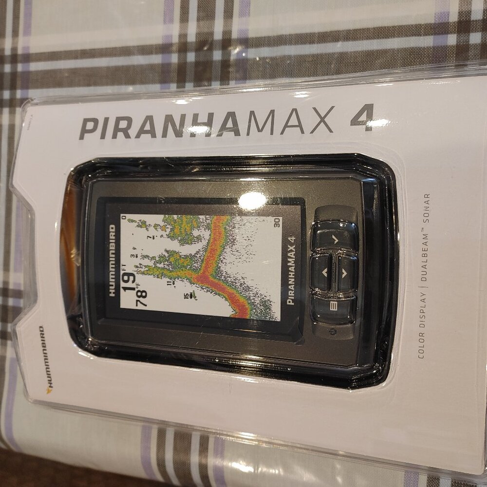 Humminbird 410150 1 PiranhaMax 4 Fish Finder Dual Beam Sonar